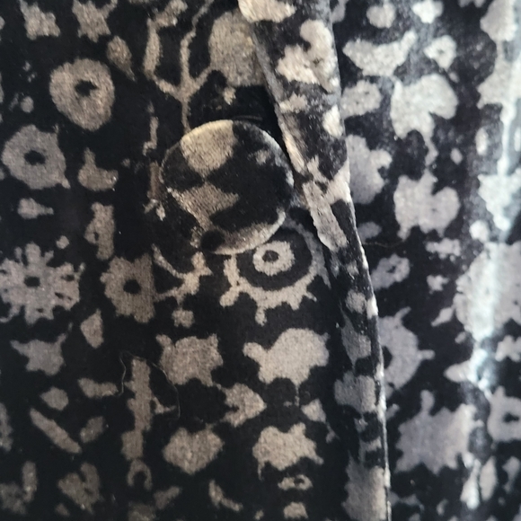Elevenses by Anthropology Lumi Velvet Floral Blazer - Picture 6 of 7
